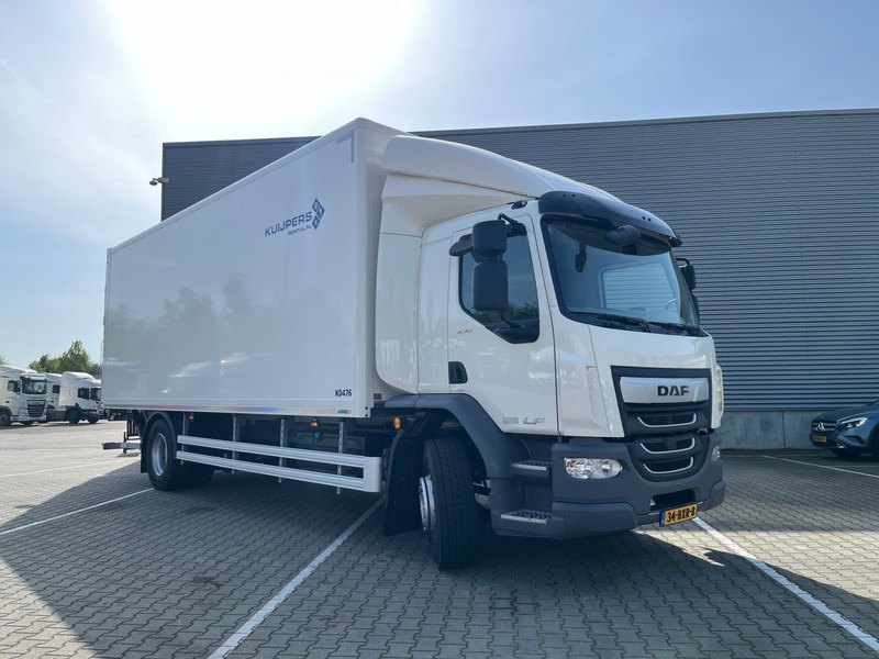 DAF LF 230 FA 18 Ton Box met Laadklep / Te huur - Bel 013-7200971 voor de mogelijkheden ! - Camião furgão: foto 1 DAF LF 230 FA 18 Ton Box met Laadklep / Te huur - Bel 013-7200971 voor de mogelijkheden ! - Camião furgão: foto 1