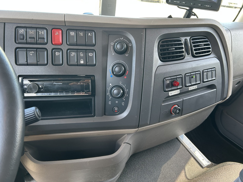 DAF LF 320 FA / Effer 175.2/c3s Crane / 363 dkm / Plateau - Camião grua: foto 5 DAF LF 320 FA / Effer 175.2/c3s Crane / 363 dkm / Plateau - Camião grua: foto 5