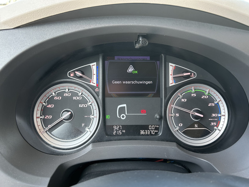 DAF LF 320 FA / Effer 175.2/c3s Crane / 363 dkm / Plateau - Camião grua: foto 4 DAF LF 320 FA / Effer 175.2/c3s Crane / 363 dkm / Plateau - Camião grua: foto 4