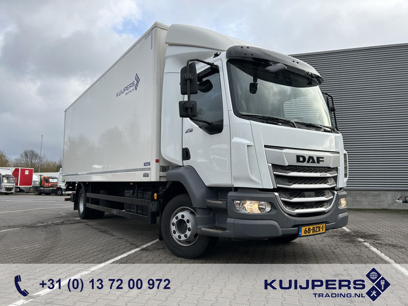 DAF XB 290 FA / 16 Ton / Nieuwe Tacho V2 / Box / Laadklep / APK 12-26 - Camião furgão: foto 1 DAF XB 290 FA / 16 Ton / Nieuwe Tacho V2 / Box / Laadklep / APK 12-26 - Camião furgão: foto 1