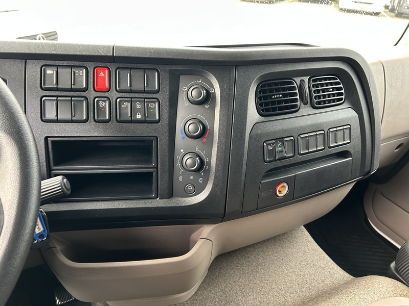 DAF XB 290 FA / 16 Ton / Nieuwe Tacho V2 / Box / Laadklep / APK 12-26 - Camião furgão: foto 5 DAF XB 290 FA / 16 Ton / Nieuwe Tacho V2 / Box / Laadklep / APK 12-26 - Camião furgão: foto 5