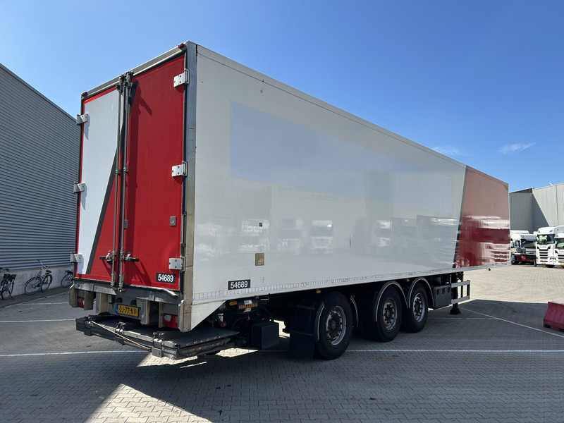 H.T.F. HZO 39 / Carrier Vector 1800 Frigo / Loadlift 2500 kg / APK TUV 01-26 - Semi-reboque frigorífico: foto 2 H.T.F. HZO 39 / Carrier Vector 1800 Frigo / Loadlift 2500 kg / APK TUV 01-26 - Semi-reboque frigorífico: foto 2