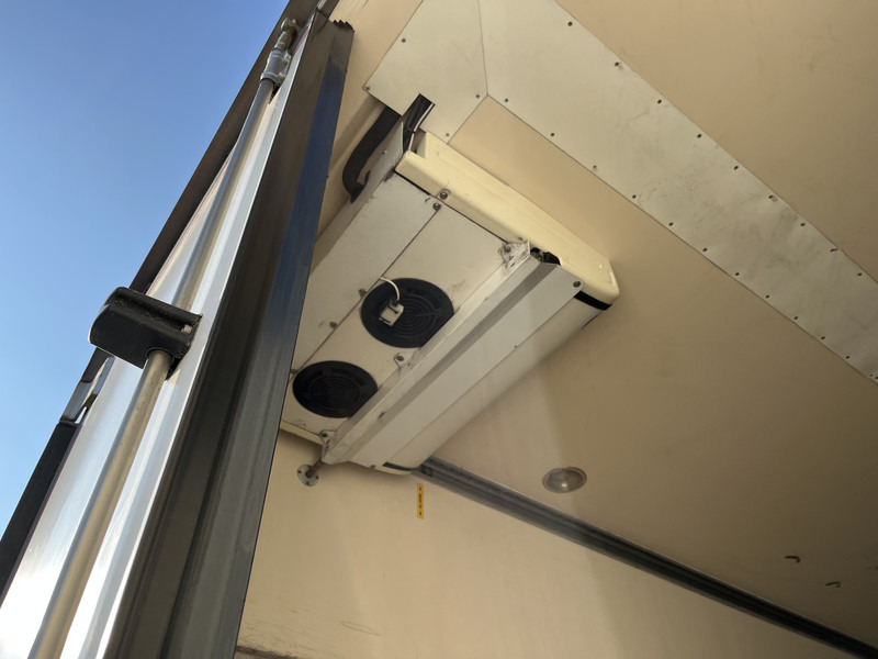 Krone Cool Liner / Carrier Vector 1850 mt / Frigo Box / Loadlift / NL Trailer - Semi-reboque frigorífico: foto 4 Krone Cool Liner / Carrier Vector 1850 mt / Frigo Box / Loadlift / NL Trailer - Semi-reboque frigorífico: foto 4