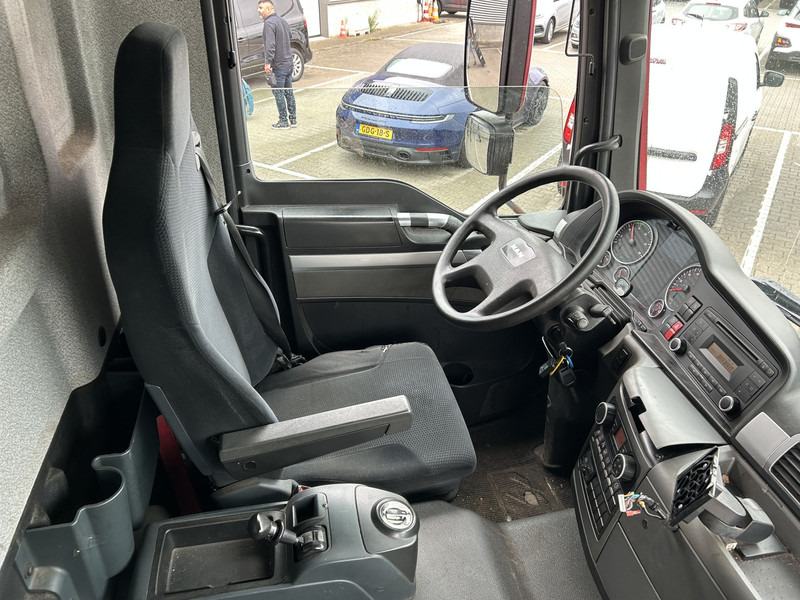 MAN TGM 18.250 Euro 6 / 18 Ton / 688 dkm / Box / Loadlift / APK TUV 08-25 - Camião furgão: foto 3 MAN TGM 18.250 Euro 6 / 18 Ton / 688 dkm / Box / Loadlift / APK TUV 08-25 - Camião furgão: foto 3