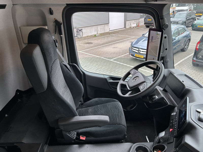 Mercedes-Benz Actros 2124 / Carrier Koeler -30 gr / Cheraeu / Laadklep / APK 11-26 - Camião frigorífico: foto 3 Mercedes-Benz Actros 2124 / Carrier Koeler -30 gr / Cheraeu / Laadklep / APK 11-26 - Camião frigorífico: foto 3