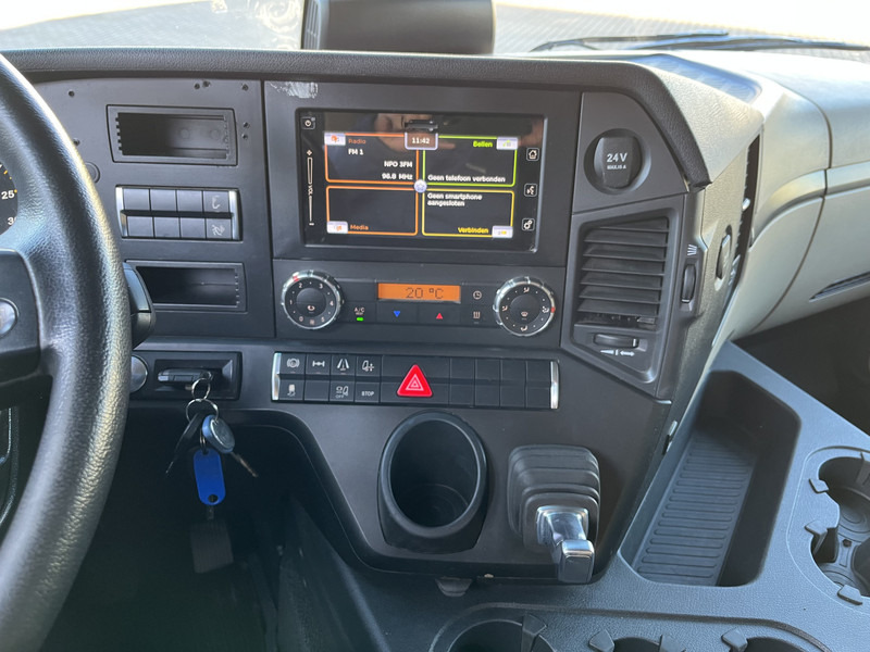 Mercedes-Benz Actros 2124 StreamSpace / 410 dkm / Box 7.5 mtr / Laadklep / APK 08-25 - Camião furgão: foto 5 Mercedes-Benz Actros 2124 StreamSpace / 410 dkm / Box 7.5 mtr / Laadklep / APK 08-25 - Camião furgão: foto 5