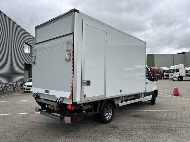 Mercedes-Benz Sprinter 515 1.9 CDI / 126 dkm / Box 4.4 mtr / Laadklep / APK 07-26 - Carrinha de contentor: foto 2 Mercedes-Benz Sprinter 515 1.9 CDI / 126 dkm / Box 4.4 mtr / Laadklep / APK 07-26 - Carrinha de contentor: foto 2