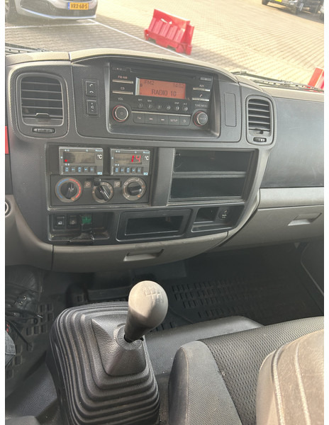 Nissan Cabstar NT400 / Duo Temp Frigo -30 gr / 146 dkm/ Blad - Blad / APK TUV 03-26 - Carrinha frigorífica: foto 5 Nissan Cabstar NT400 / Duo Temp Frigo -30 gr / 146 dkm/ Blad - Blad / APK TUV 03-26 - Carrinha frigorífica: foto 5