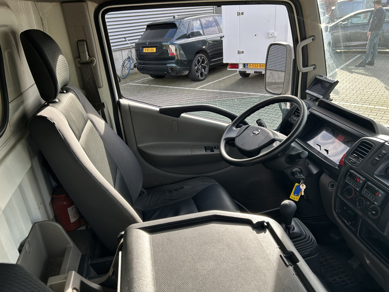 Nissan Cabstar NT400 / Duo Temp Frigo -30 gr / 146 dkm/ Blad - Blad / APK TUV 03-26 - Carrinha frigorífica: foto 3 Nissan Cabstar NT400 / Duo Temp Frigo -30 gr / 146 dkm/ Blad - Blad / APK TUV 03-26 - Carrinha frigorífica: foto 3