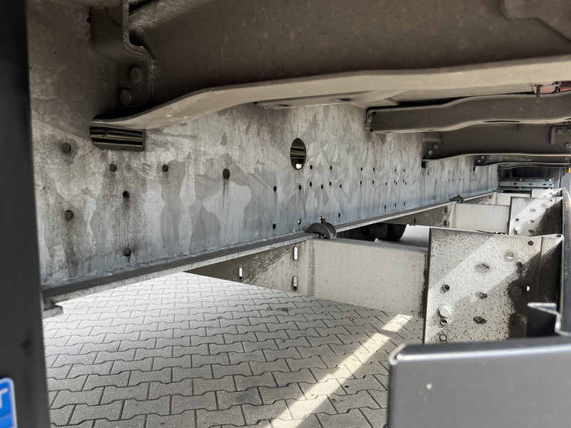 Schmitz Cargobull SCB S2 / Box Trailer / 2 axle / APK TUV 06-26 - Semi-reboque furgão: foto 5 Schmitz Cargobull SCB S2 / Box Trailer / 2 axle / APK TUV 06-26 - Semi-reboque furgão: foto 5