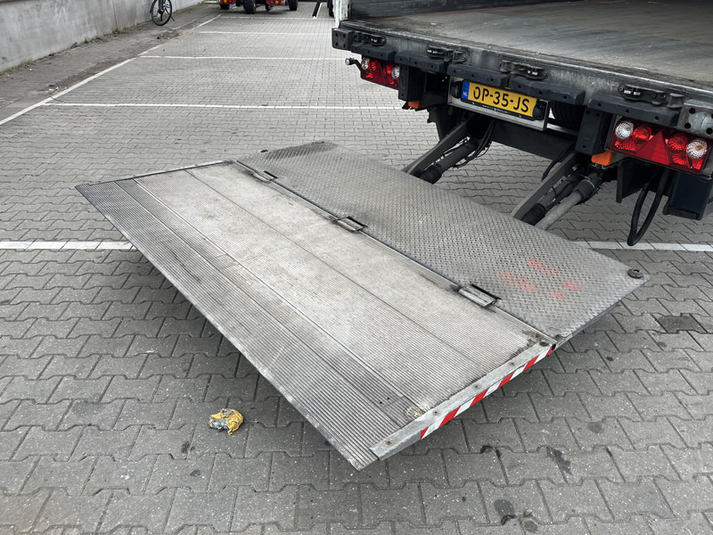 Schmitz Cargobull SCB S2 / Box Trailer / 2 axle / Loadlift / APK TUV 04-26 - Semi-reboque furgão: foto 5 Schmitz Cargobull SCB S2 / Box Trailer / 2 axle / Loadlift / APK TUV 04-26 - Semi-reboque furgão: foto 5