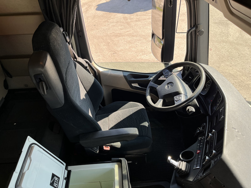 Mercedes-Benz Actros 1842 Streamspace / 873 dkm / 2 Tanks / NL Truck - Tractor: foto 3 Mercedes-Benz Actros 1842 Streamspace / 873 dkm / 2 Tanks / NL Truck - Tractor: foto 3