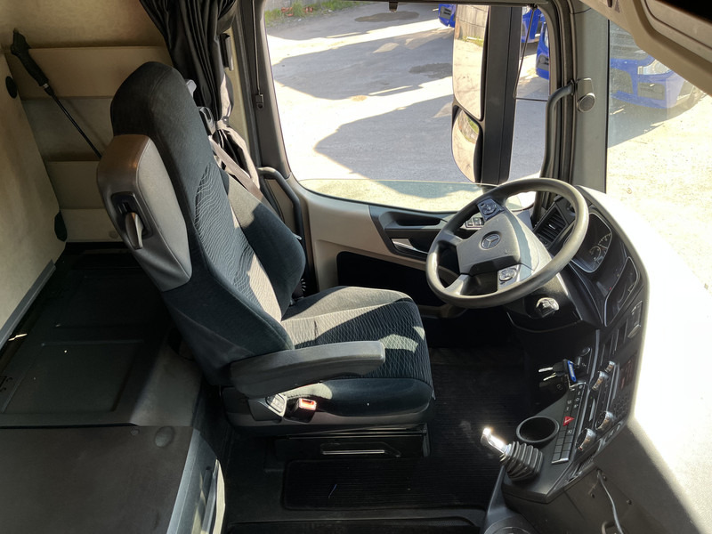 Mercedes-Benz Actros 1842 Streamspace / 945 dkm / 2 Tanks / NL Truck - Tractor: foto 3 Mercedes-Benz Actros 1842 Streamspace / 945 dkm / 2 Tanks / NL Truck - Tractor: foto 3