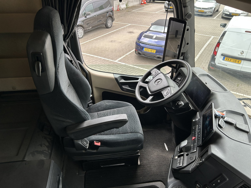 Mercedes-Benz Actros 1845 Gigaspace / 549 dkm / 2 Tanks / Stand Airco / New Tacho V2 - Tractor: foto 3 Mercedes-Benz Actros 1845 Gigaspace / 549 dkm / 2 Tanks / Stand Airco / New Tacho V2 - Tractor: foto 3