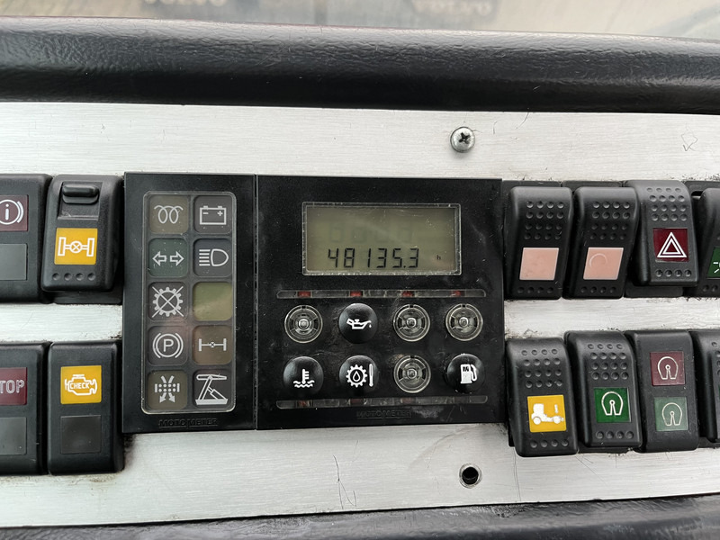 Terberg YT 182 / Cummins - Allison / Hefschotel / 2007 - Tractor: foto 4 Terberg YT 182 / Cummins - Allison / Hefschotel / 2007 - Tractor: foto 4