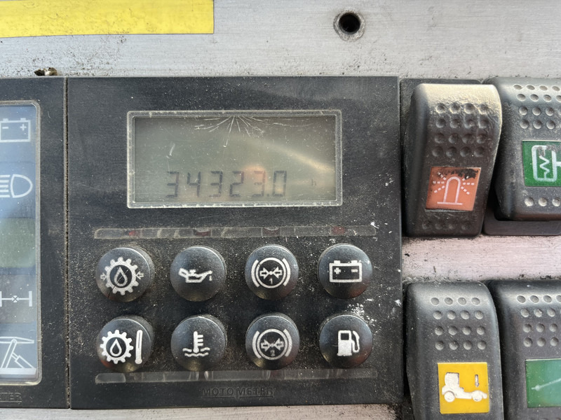 Terberg YT 182 / Terminal Tractor / Airco / Cummins - Tractor: foto 5 Terberg YT 182 / Terminal Tractor / Airco / Cummins - Tractor: foto 5