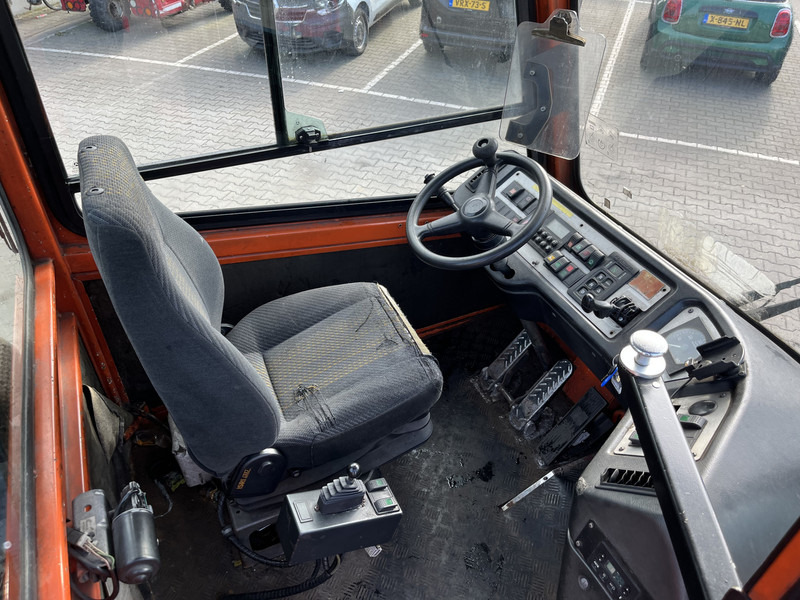 Terberg YT 182 / Terminal Tractor / Airco / Cummins - Tractor: foto 3 Terberg YT 182 / Terminal Tractor / Airco / Cummins - Tractor: foto 3