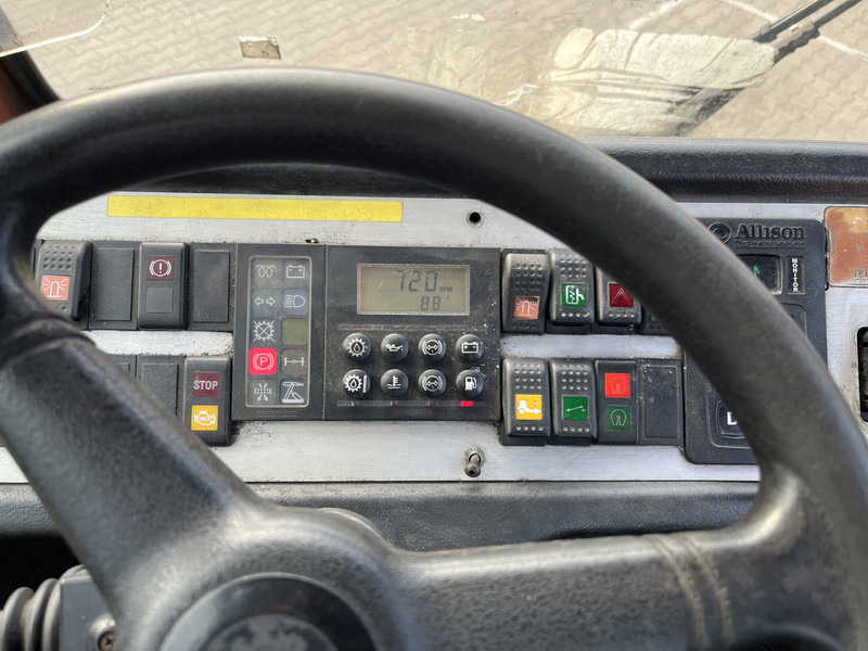 Terberg YT 182 / Terminal Tractor / Airco / Cummins - Tractor: foto 4 Terberg YT 182 / Terminal Tractor / Airco / Cummins - Tractor: foto 4