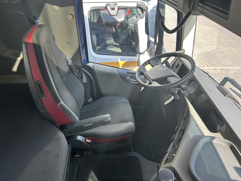 Volvo FH 420 Globetrotter / 921 dkm / 2 Tanks / VEB+ / NL Truck - Tractor: foto 3 Volvo FH 420 Globetrotter / 921 dkm / 2 Tanks / VEB+ / NL Truck - Tractor: foto 3