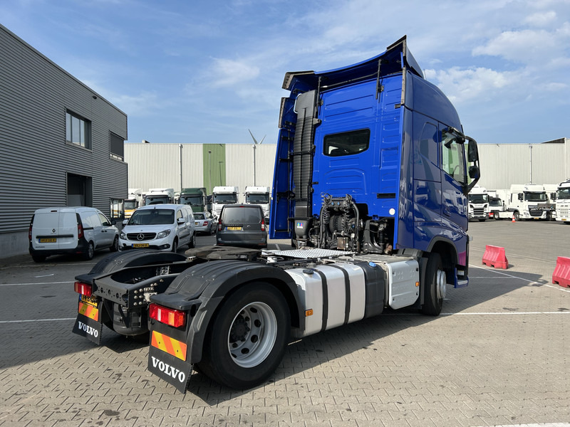 Volvo FH 420 Globetrotter / 921 dkm / 2 Tanks / VEB+ / NL Truck - Tractor: foto 2 Volvo FH 420 Globetrotter / 921 dkm / 2 Tanks / VEB+ / NL Truck - Tractor: foto 2