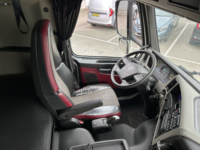 Volvo FM 370 Globetrotter / 770 dkm / 2 Tanks / APK TUV 07-25 - Tractor: foto 3 Volvo FM 370 Globetrotter / 770 dkm / 2 Tanks / APK TUV 07-25 - Tractor: foto 3