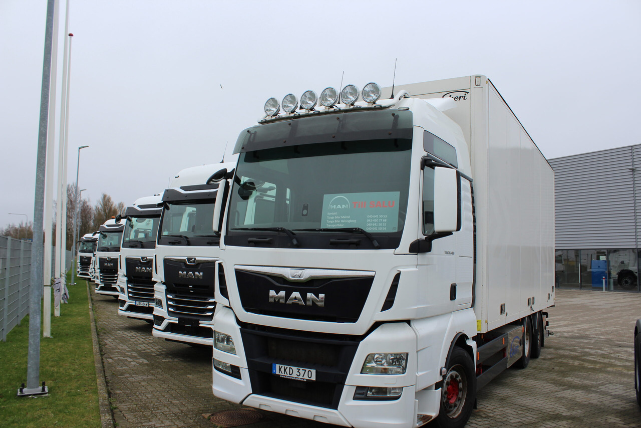 MAN TGX 26.480 6×2-4 Skåp/Fjärr - Camião furgão: foto 1 MAN TGX 26.480 6×2-4 Skåp/Fjärr - Camião furgão: foto 1