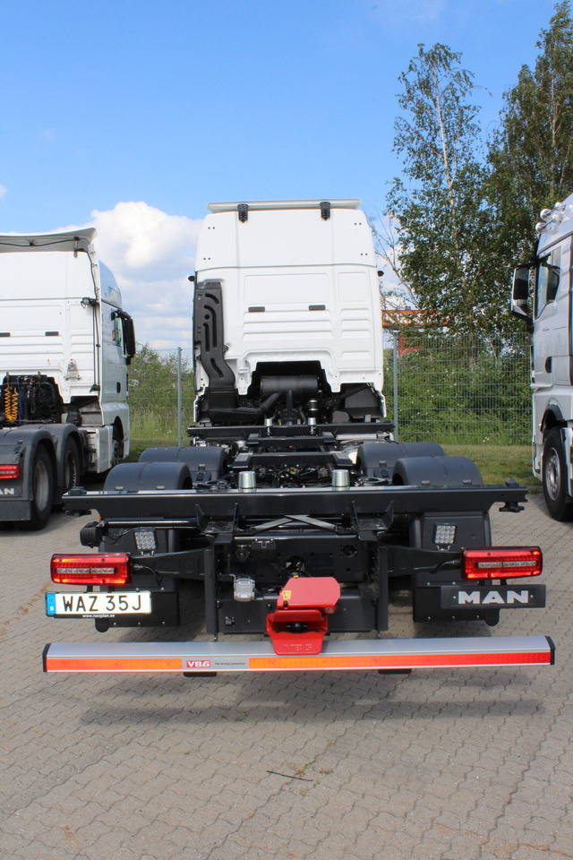 Växelflak MAN TGX 26.520 6X2-4 LL - Camião transportador de contêineres/ Caixa móvel: foto 2 Växelflak MAN TGX 26.520 6X2-4 LL - Camião transportador de contêineres/ Caixa móvel: foto 2