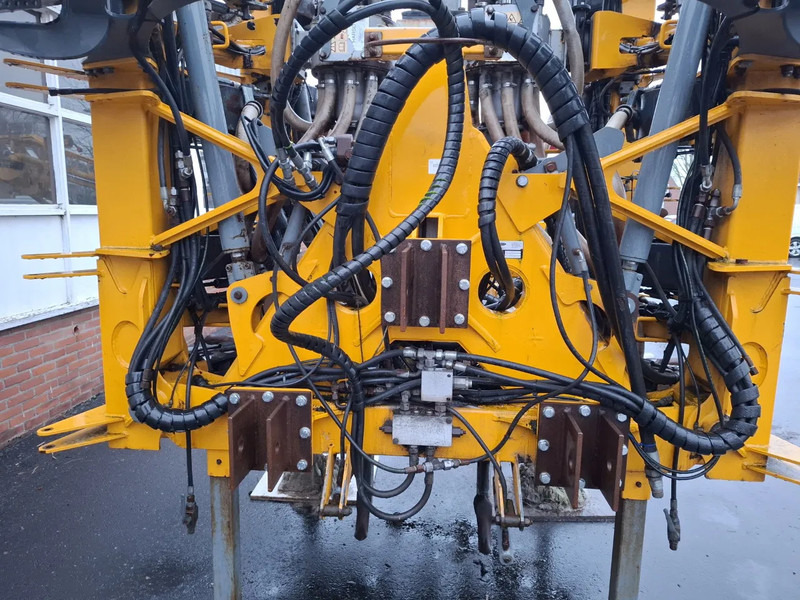 Bouwlandbemester HT8250 - Espalhador de estrume: foto 3 Bouwlandbemester HT8250 - Espalhador de estrume: foto 3