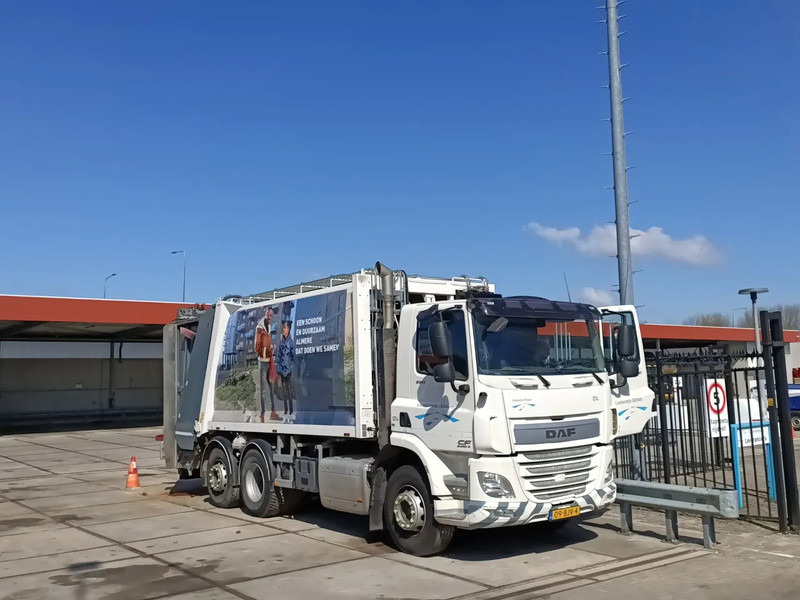 DAF CF 290 CF 290 FAN achterlader Zoeller Ekopres Medium - Caminhão de lixo: foto 1 DAF CF 290 CF 290 FAN achterlader Zoeller Ekopres Medium - Caminhão de lixo: foto 1