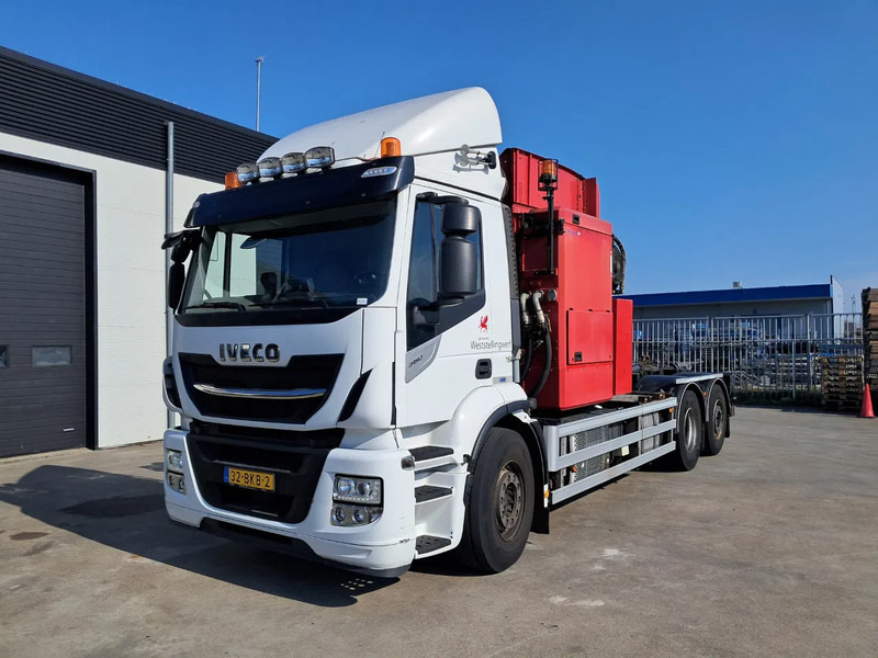 Iveco - Caminhão de lixo: foto 1 Iveco - Caminhão de lixo: foto 1