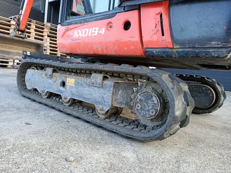 Mini escavadeira Kubota KX019-4: foto 9