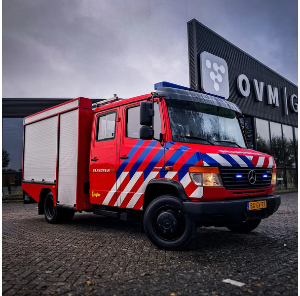 Mercedes-Benz - Carro de bombeiro: foto 1 Mercedes-Benz - Carro de bombeiro: foto 1