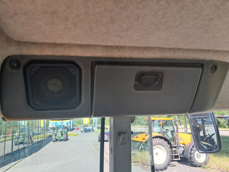 Renault ARES 640 RZ ARES 640 RZ - Trator: foto 4 Renault ARES 640 RZ ARES 640 RZ - Trator: foto 4