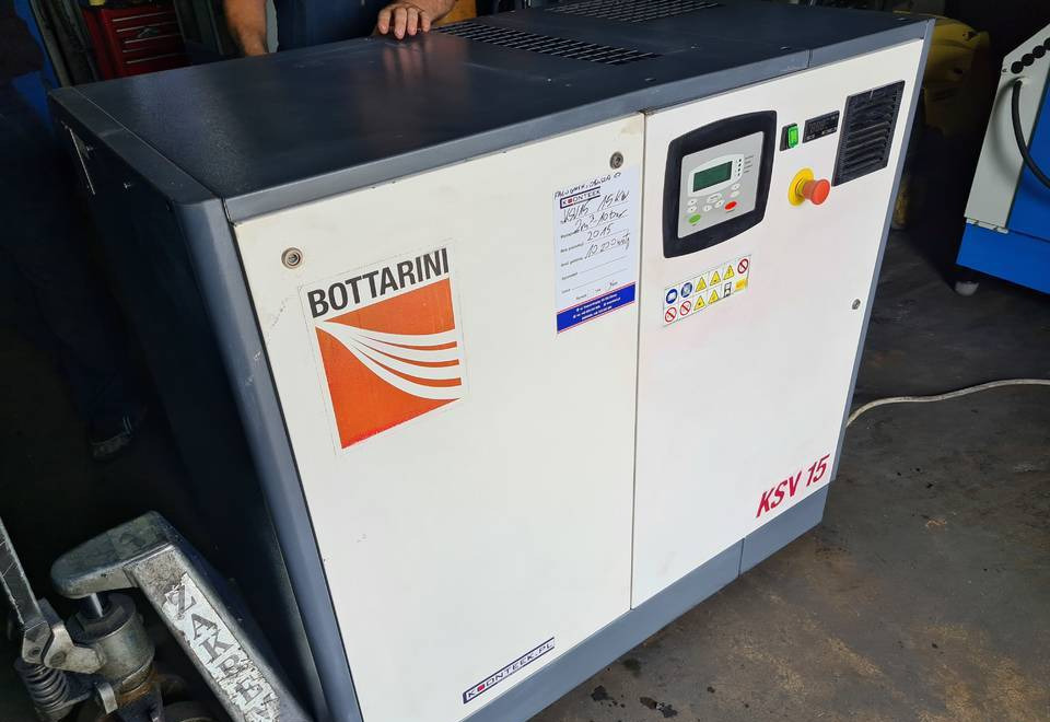 Kompresor śrubowy BOTTARINI KSV 15, 15 kw, 2015r - Compressor de ar: foto 3 Kompresor śrubowy BOTTARINI KSV 15, 15 kw, 2015r - Compressor de ar: foto 3