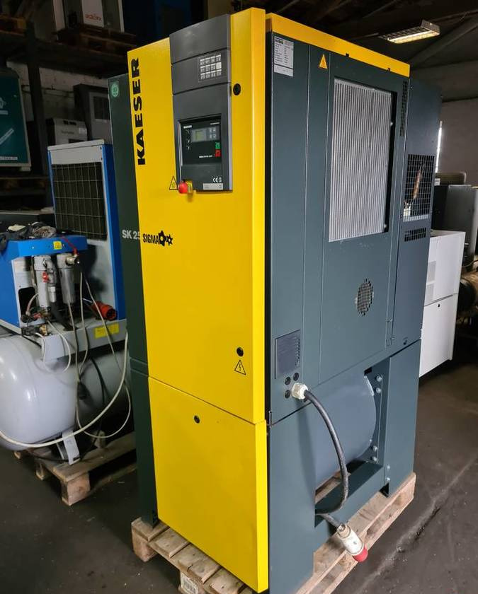 Kompresor śrubowy KAESER Aircenter SK25 15 kw - Compressor de ar: foto 2 Kompresor śrubowy KAESER Aircenter SK25 15 kw - Compressor de ar: foto 2