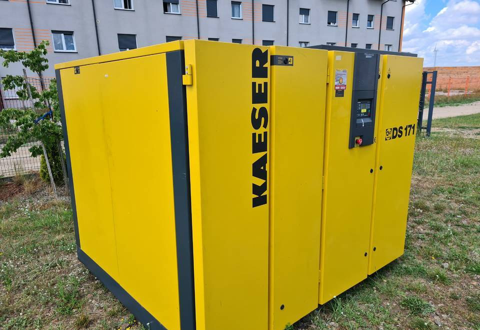 Kompresor śrubowy KAESER DS 171 90 kw - Compressor de ar: foto 1 Kompresor śrubowy KAESER DS 171 90 kw - Compressor de ar: foto 1