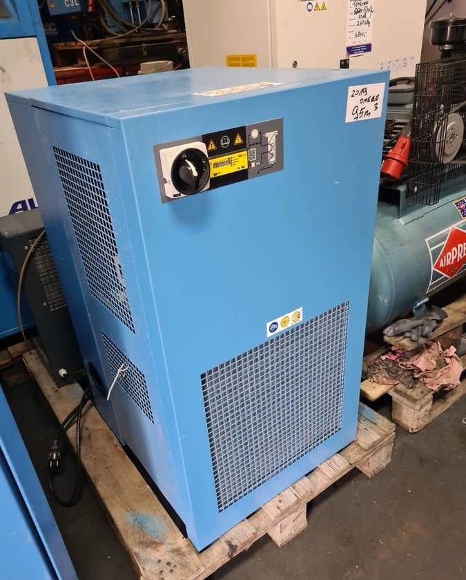 Osuszacz ziębniczy OMEGA 9,5 m3 - Compressor de ar: foto 2 Osuszacz ziębniczy OMEGA 9,5 m3 - Compressor de ar: foto 2