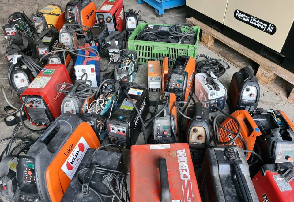 Spawarki invertorowe, używane, uszkodzone - Equipamento para soldagem: foto 1 Spawarki invertorowe, używane, uszkodzone - Equipamento para soldagem: foto 1