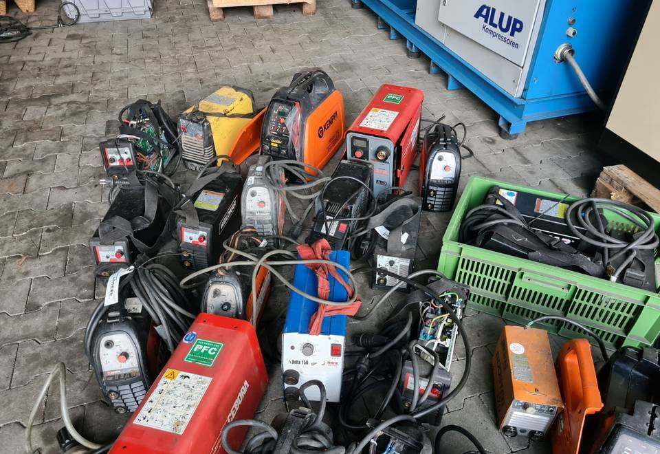 Spawarki invertorowe, używane, uszkodzone - Equipamento para soldagem: foto 3 Spawarki invertorowe, używane, uszkodzone - Equipamento para soldagem: foto 3