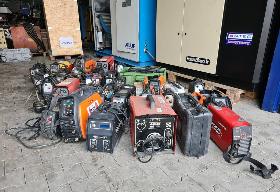 Spawarki invertorowe, używane, uszkodzone - Equipamento para soldagem: foto 2 Spawarki invertorowe, używane, uszkodzone - Equipamento para soldagem: foto 2