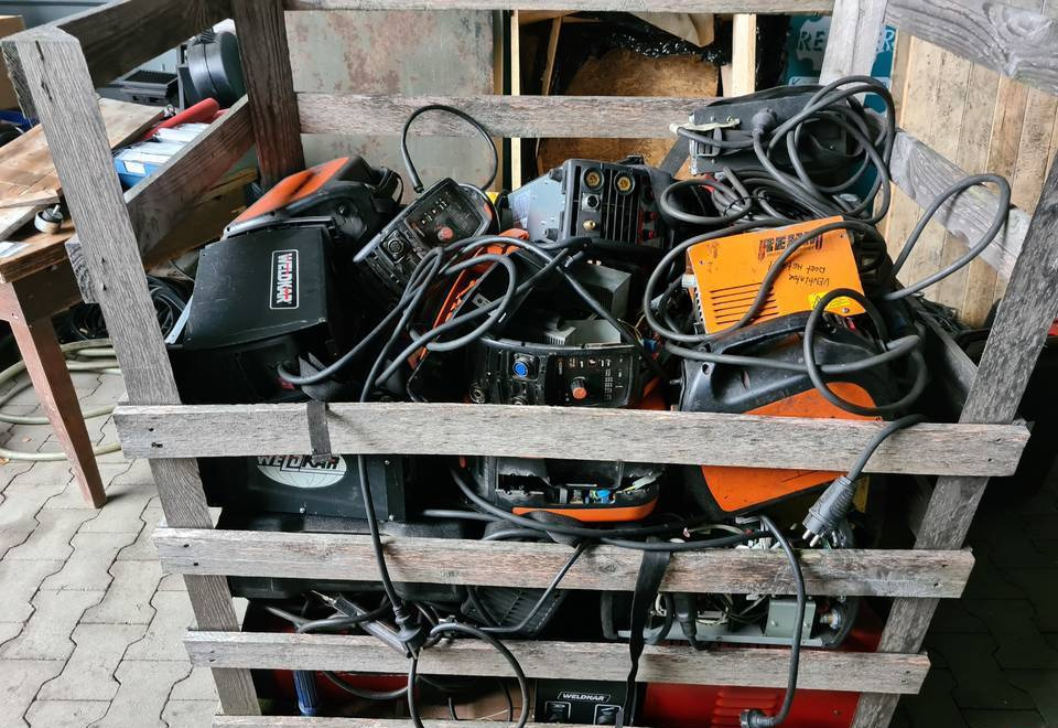 Spawarki invertorowe, używane, uszkodzone - Equipamento para soldagem: foto 4 Spawarki invertorowe, używane, uszkodzone - Equipamento para soldagem: foto 4