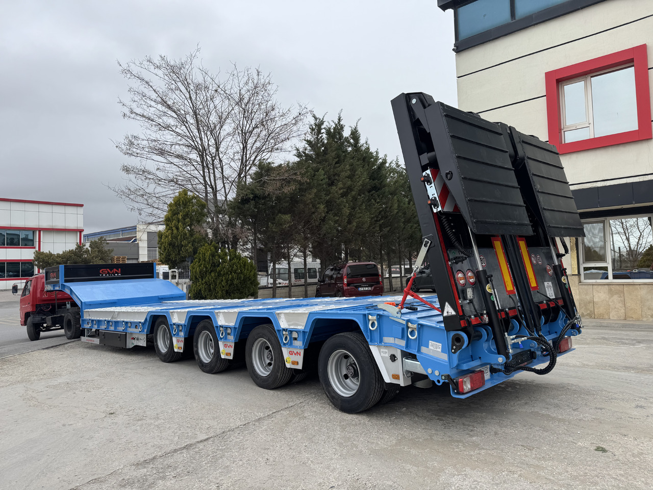 GVN Trailer 4 AXLE LOWBED WITH WHEEL RECESSES - Semi-reboque baixa: foto 1 GVN Trailer 4 AXLE LOWBED WITH WHEEL RECESSES - Semi-reboque baixa: foto 1