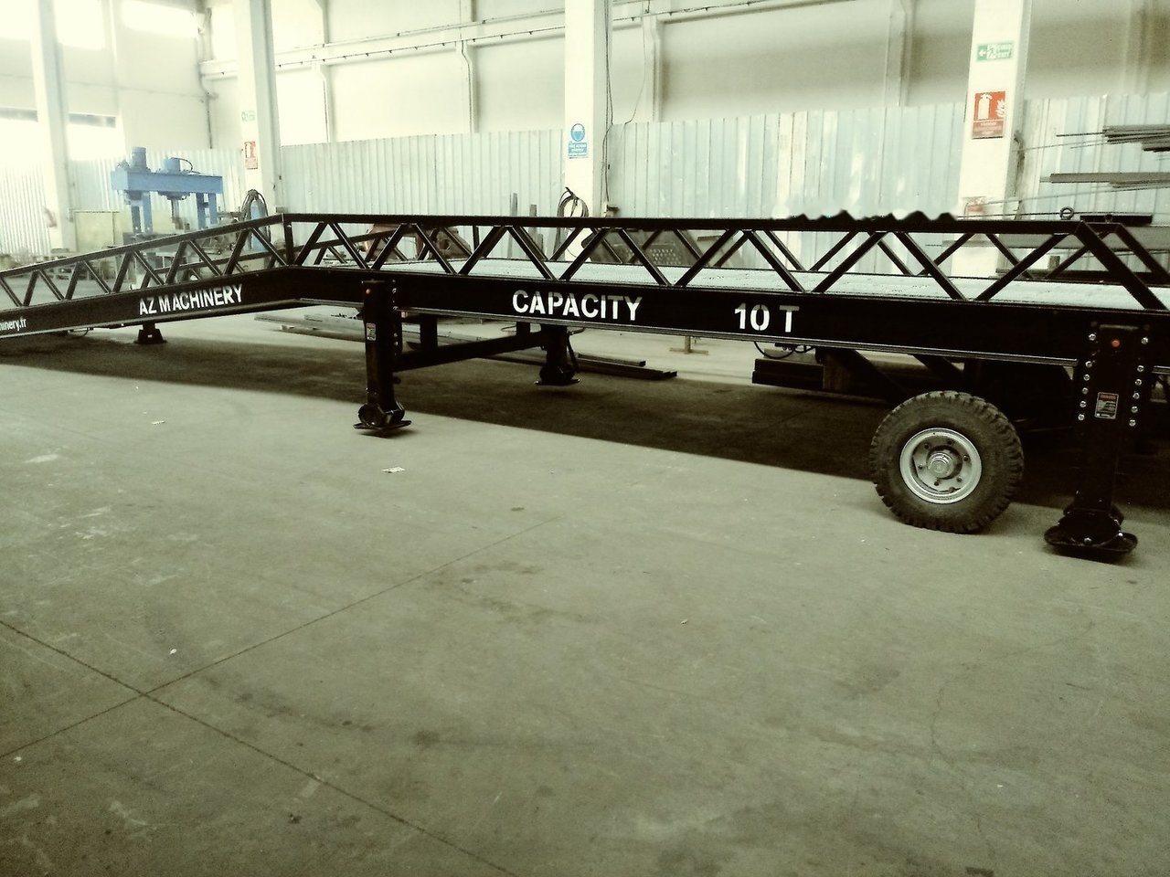 AZ RAMP STAR-10-XL mobile loading ramp - Rampa de carregamento: foto 4 AZ RAMP STAR-10-XL mobile loading ramp - Rampa de carregamento: foto 4