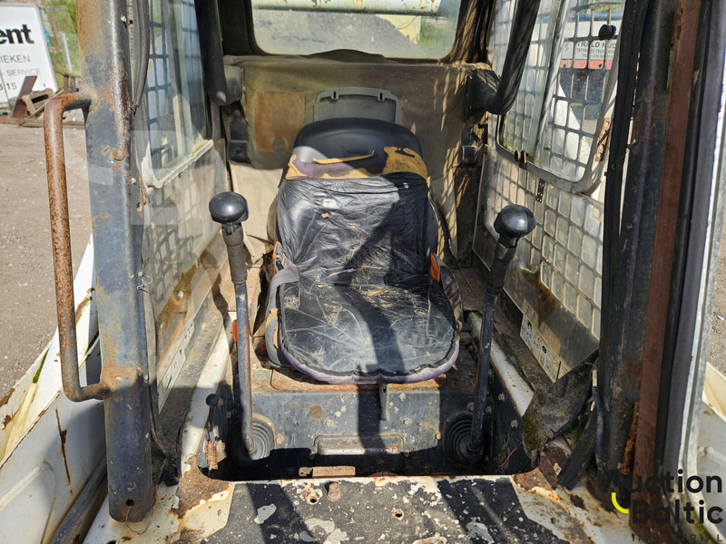 Mini pá carregadora Bobcat 873: foto 7