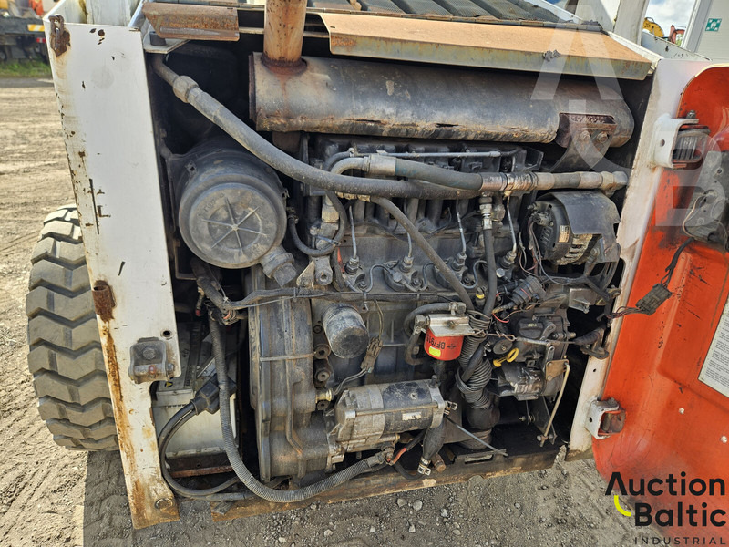 Mini pá carregadora Bobcat 873: foto 12