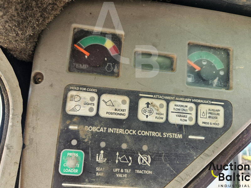 Mini pá carregadora Bobcat 873: foto 8