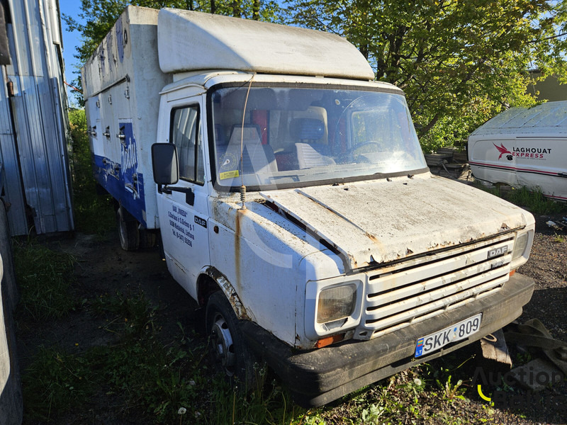 DAF V 400 - Carrinha de contentor: foto 1 DAF V 400 - Carrinha de contentor: foto 1