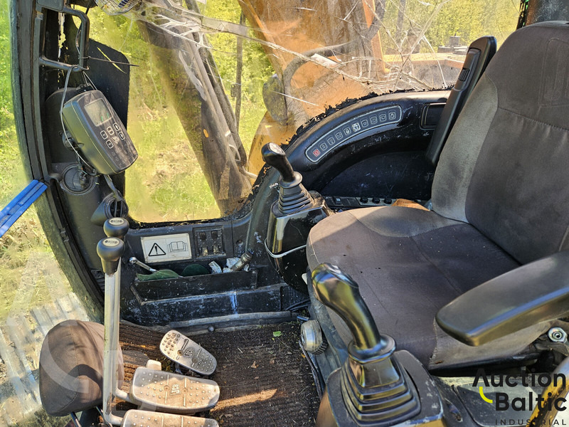 Escavadora de rastos JCB JS 130 LC: foto 7
