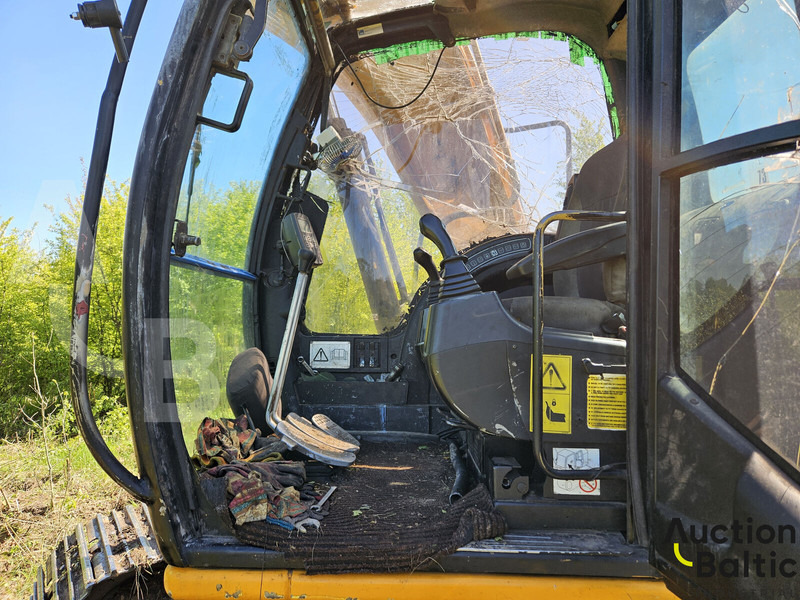 Escavadora de rastos JCB JS 130 LC: foto 6