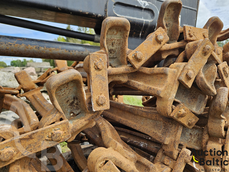 Reboque florestal John Deere 1010 E: foto 20